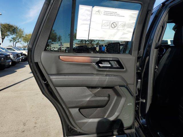 New 2026 GMC Yukon Denali w/ Denali Reserve Package image 16