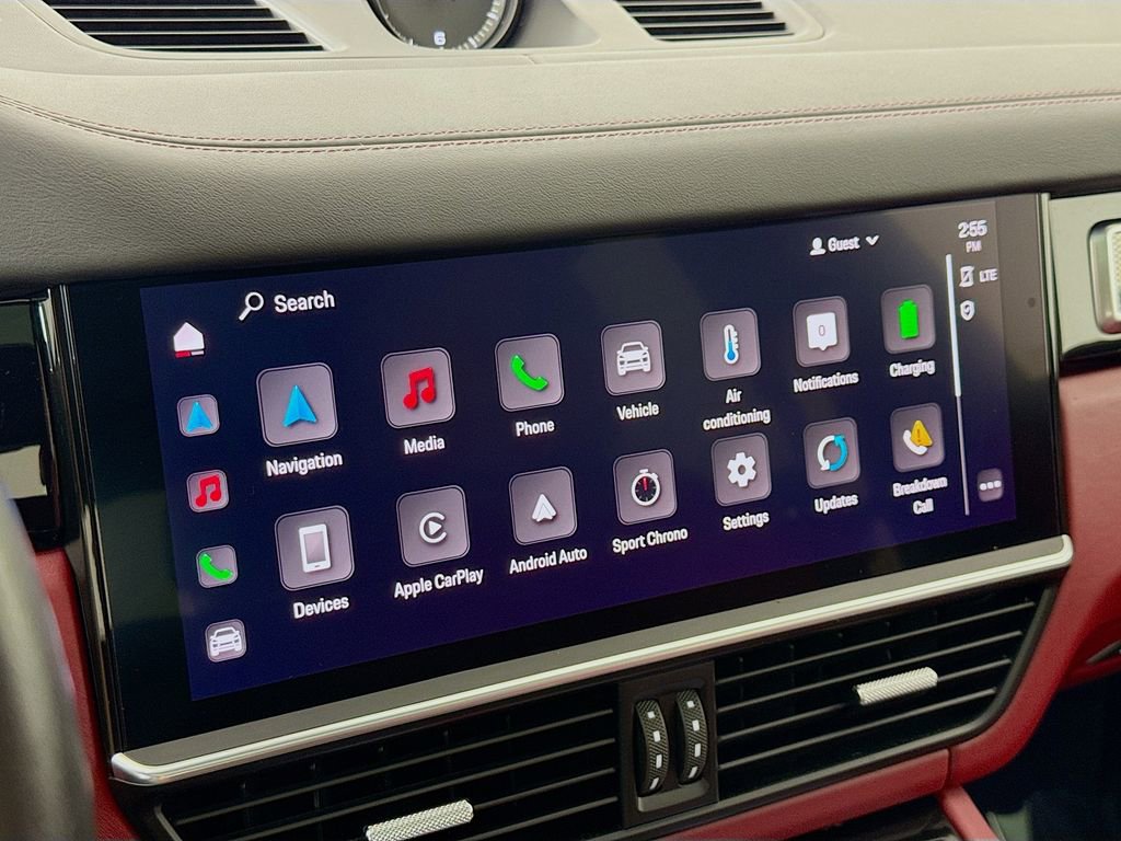 Certified 2023 Porsche Cayenne Platinum Edition w/ Premium Package Plus (PIA) image 18