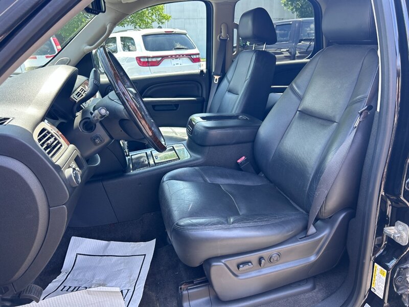 Used 2013 GMC Yukon Denali AWD/4WD image 9