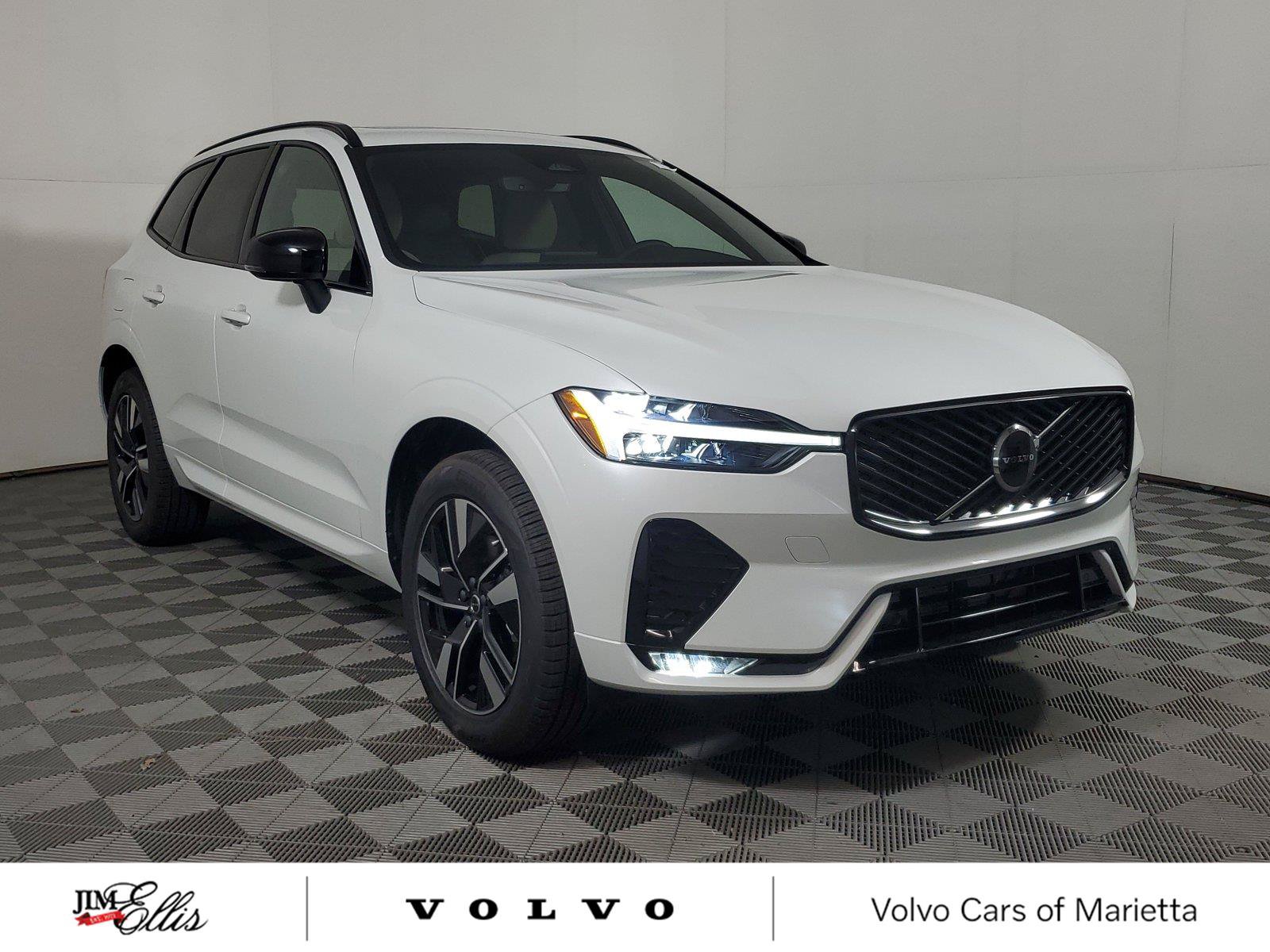 New 2027 Volvo XC60 B5 Core AWD/4WD image 1