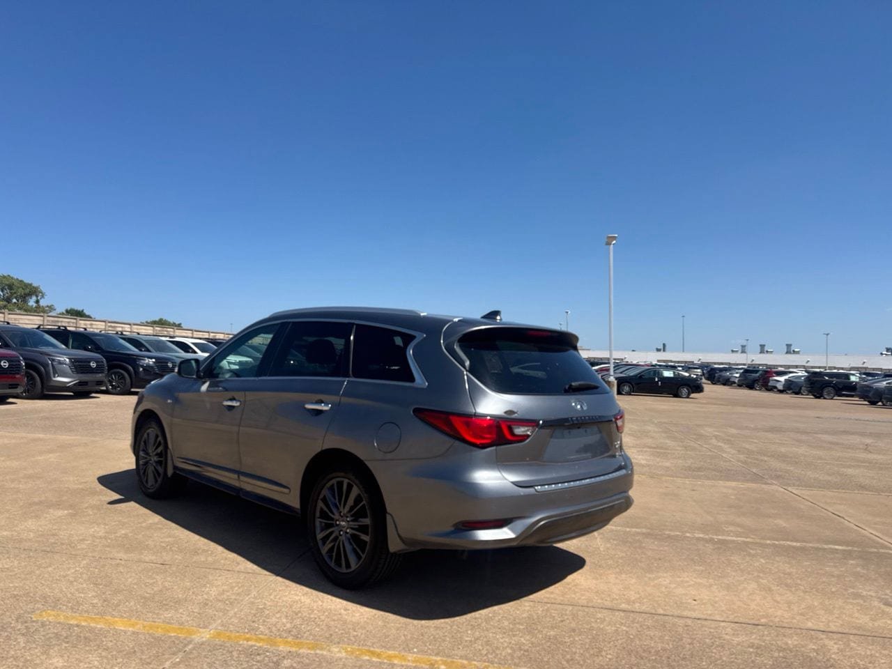 Used 2020 INFINITI QX60 Luxe w/ Edition 30 Essential Package FWD image 18