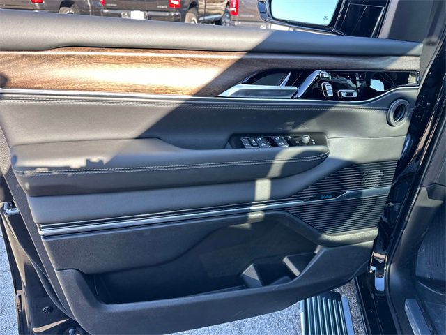 New 2024 Jeep Grand Wagoneer Series I w/ Rear Seat Video Group 1 image 13