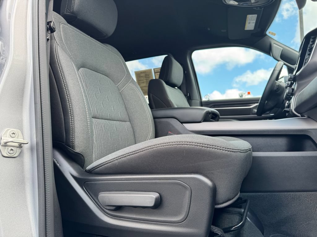 Used 2023 RAM 1500 Big Horn AWD/4WD image 12