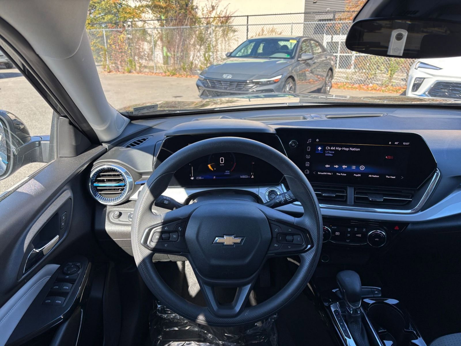 Used 2025 Chevrolet Trax LT image 32