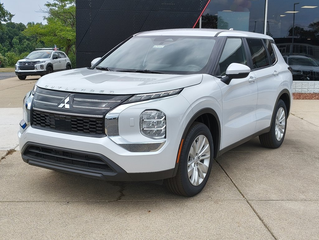 New 2026 Mitsubishi Outlander ES AWD/4WD image 1