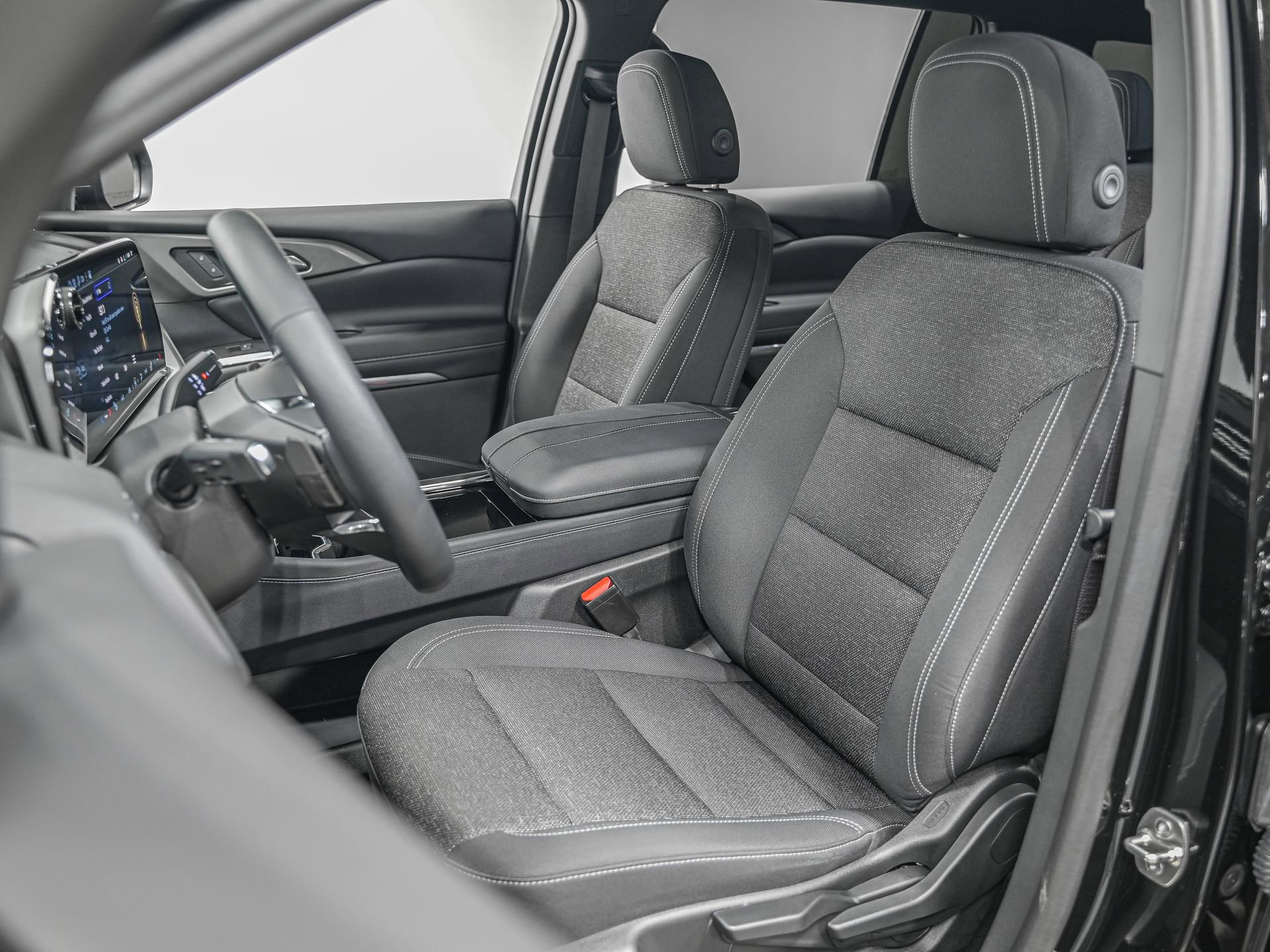 Used 2024 Chevrolet Traverse LS FWD image 15