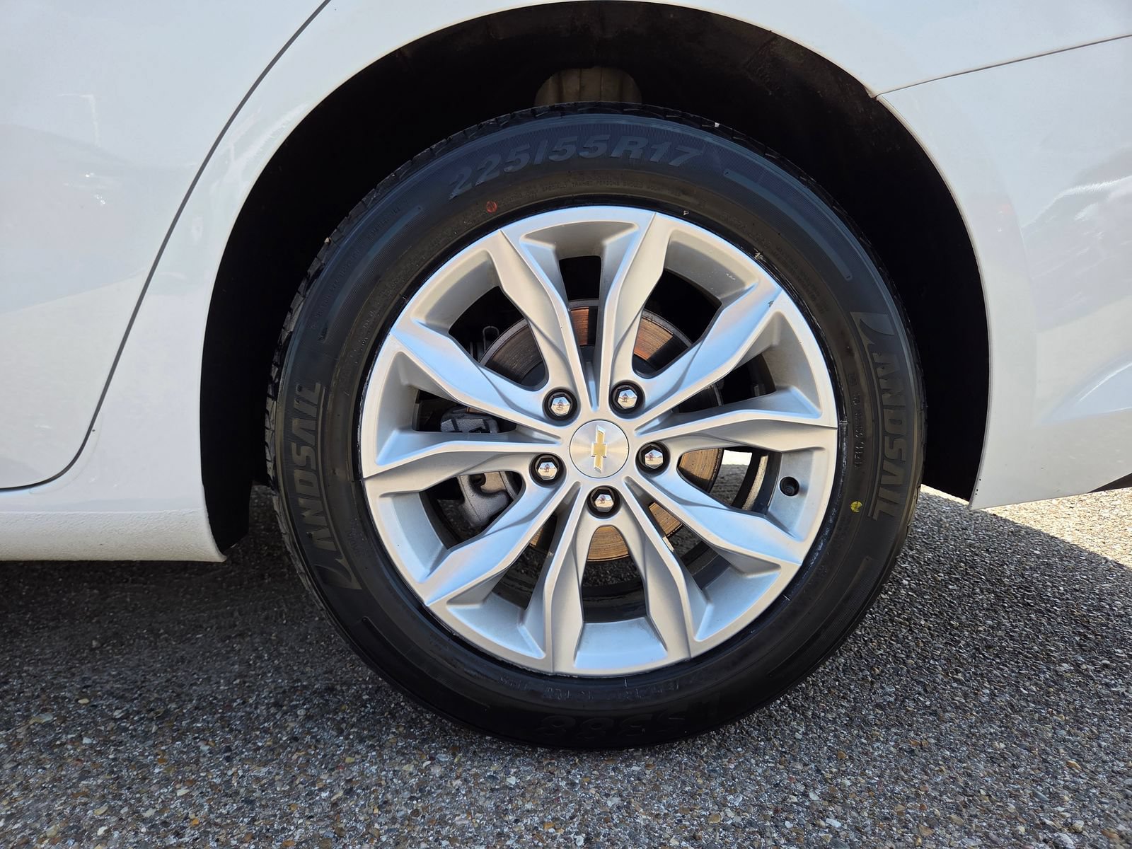 Used 2024 Chevrolet Malibu LT FWD image 9