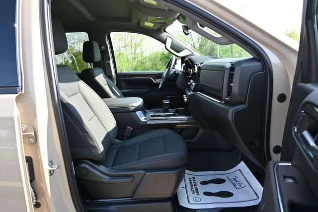 Used 2023 GMC Sierra 1500 Elevation w/ X31 Off-Road Package AWD/4WD image 19