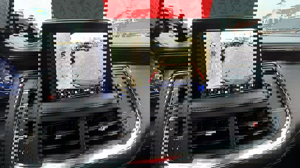 Certified 2024 Chevrolet Suburban Z71 w/ Luxury Package image 33