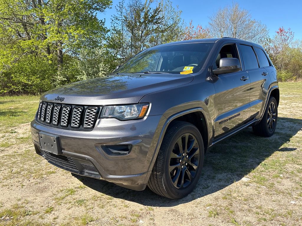 Used 2019 Jeep Grand Cherokee Altitude AWD/4WD image 2