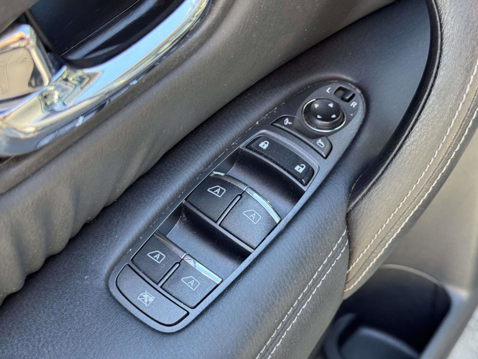 Used 2017 Nissan Armada SL w/ Moonroof Package image 15