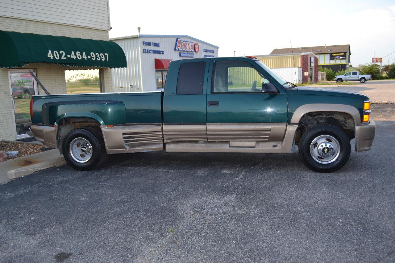 Used 1996 Chevrolet Silverado 3500 4x4 Extended Cab image 9