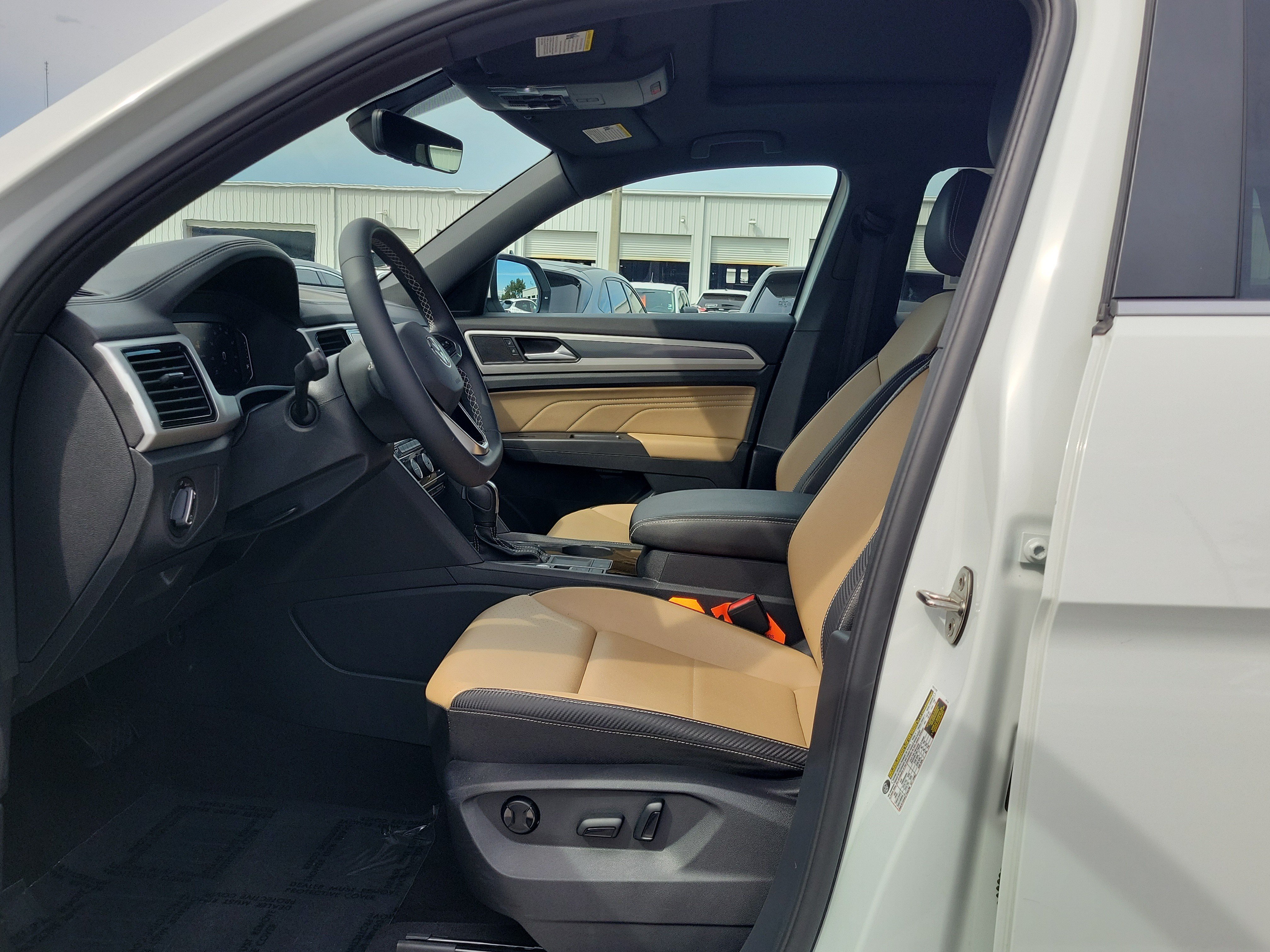 Used 2022 Volkswagen Atlas Cross Sport SE FWD image 20
