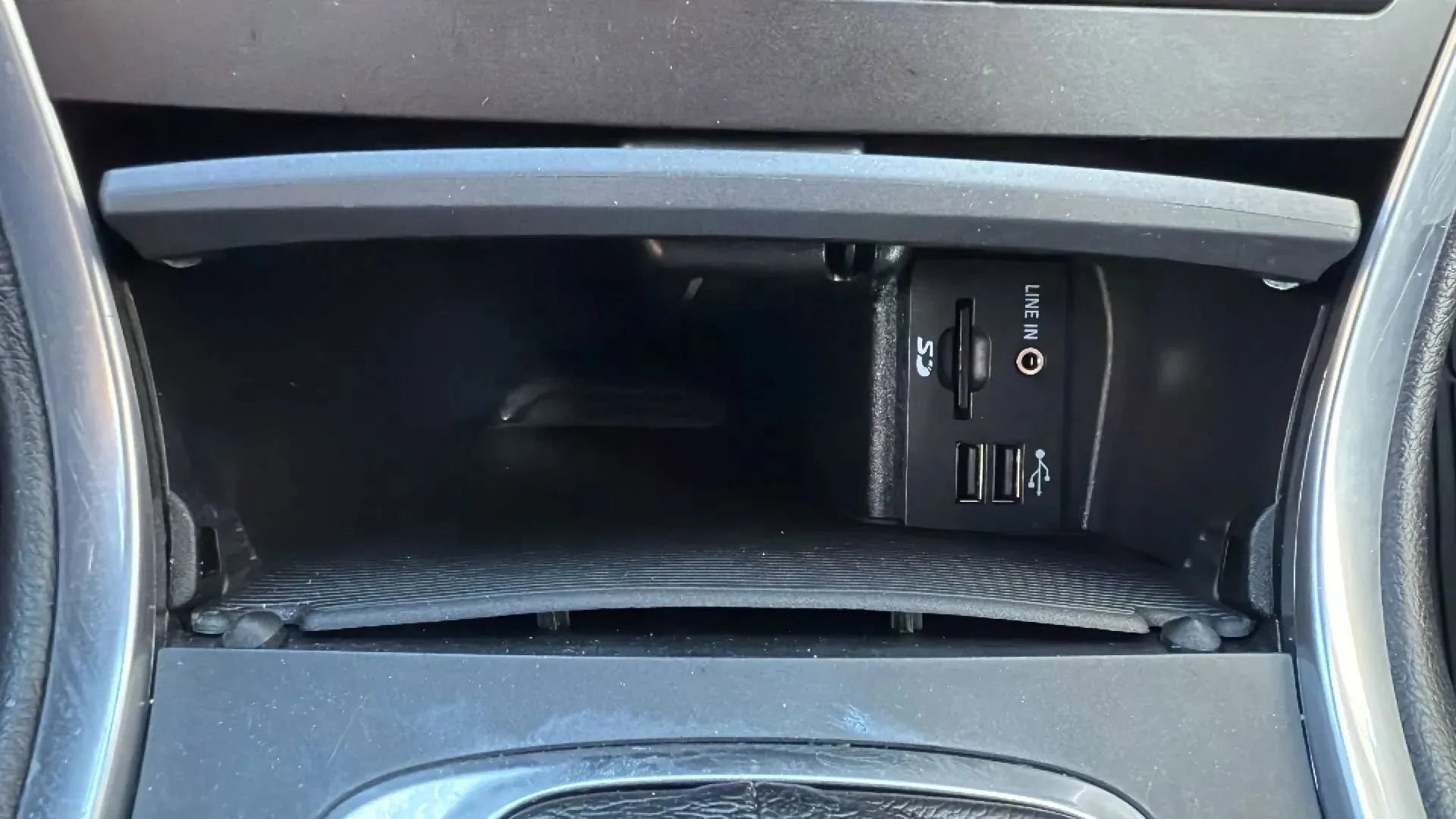 Used 2015 Ford Edge Titanium w/ Equipment Group 302A image 19