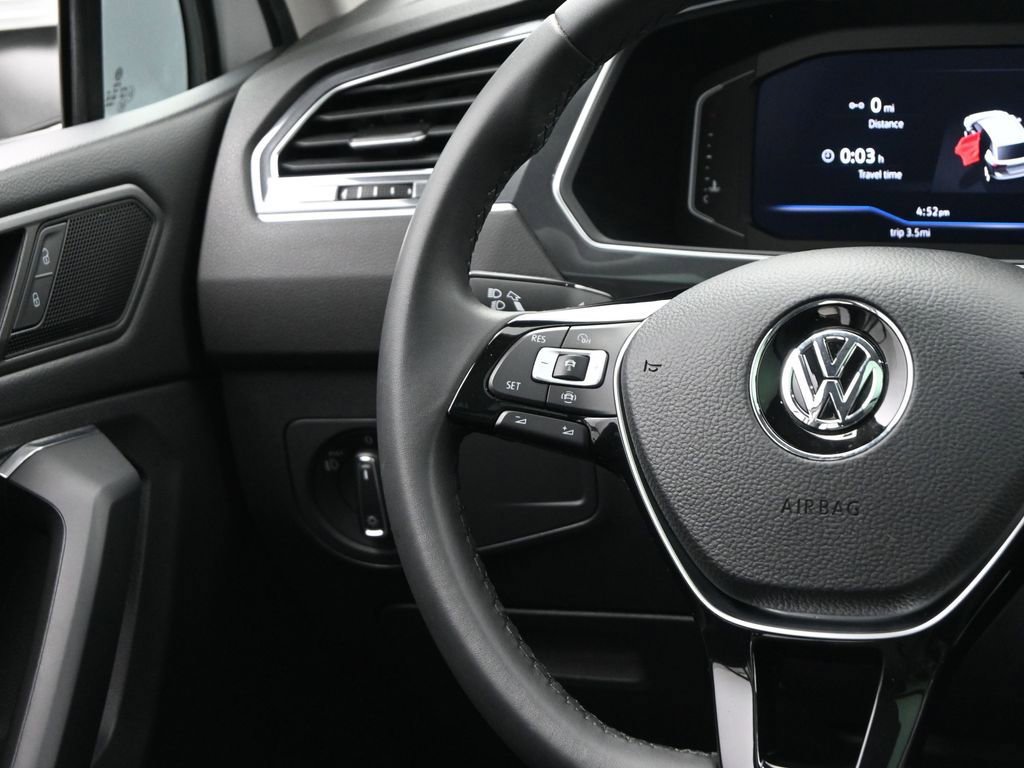Used 2020 Volkswagen Tiguan SEL image 30