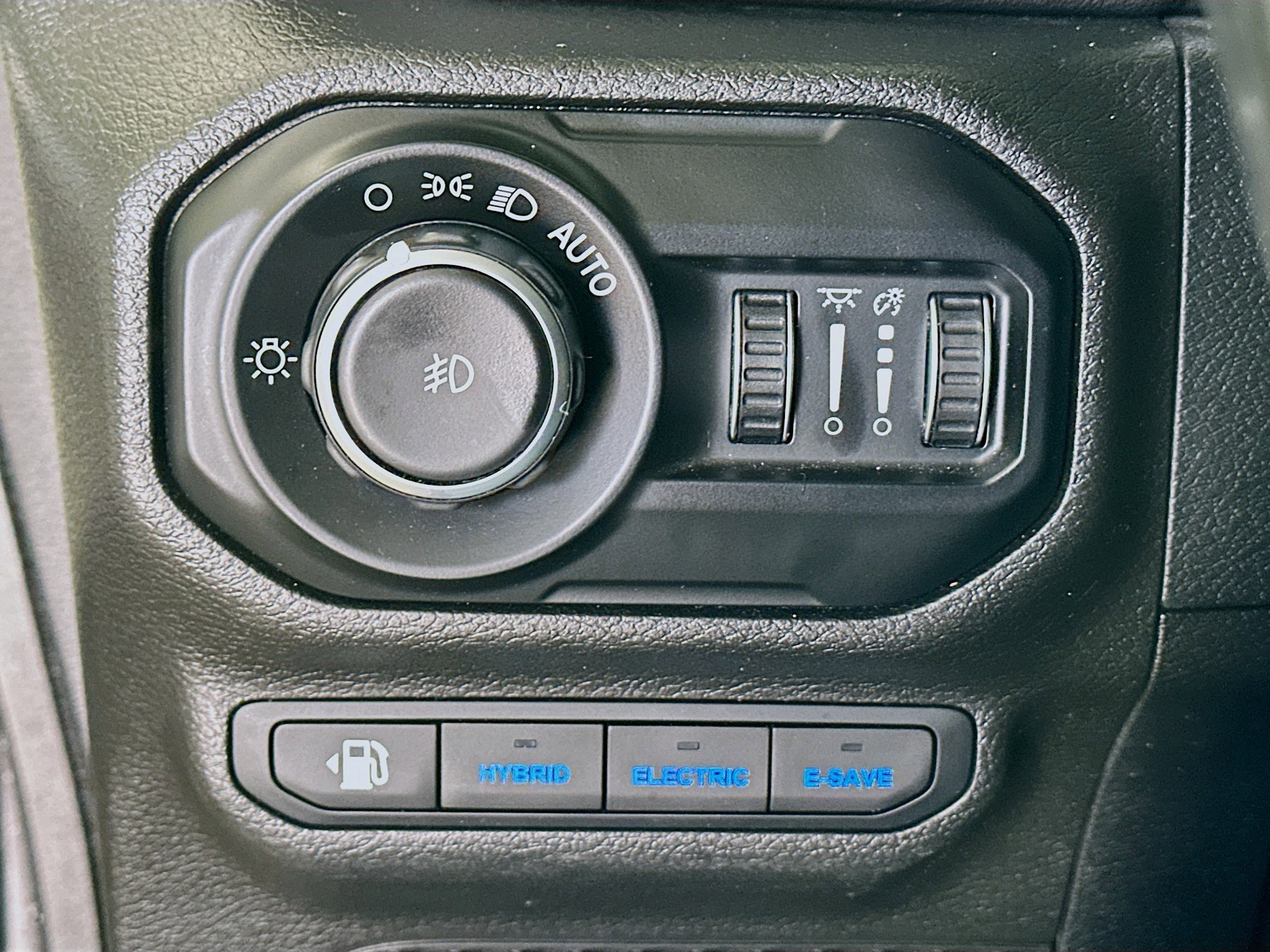 Used 2021 Jeep Wrangler Unlimited Rubicon 4xe w/ Cold Weather Group image 17