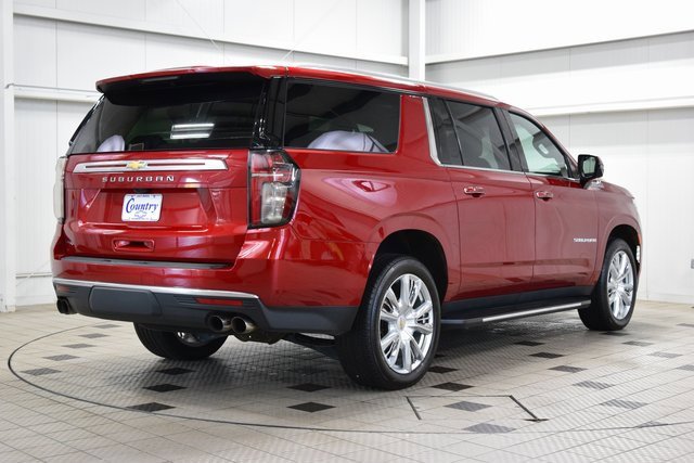 Used 2023 Chevrolet Suburban High Country image 8