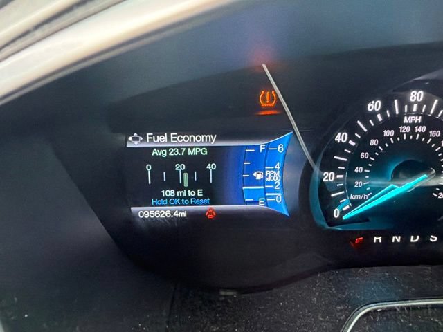 Used 2016 Ford Fusion SE FWD image 39