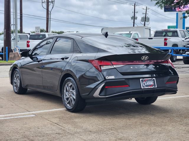 Used 2024 Hyundai Elantra SEL FWD image 5