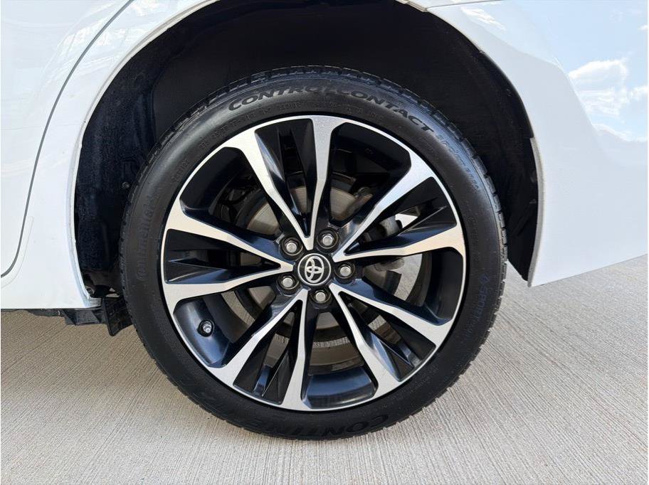 Used 2017 Toyota Corolla SE FWD image 30
