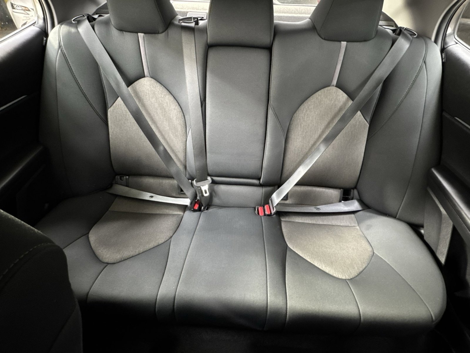 Used 2024 Toyota Camry LE image 5