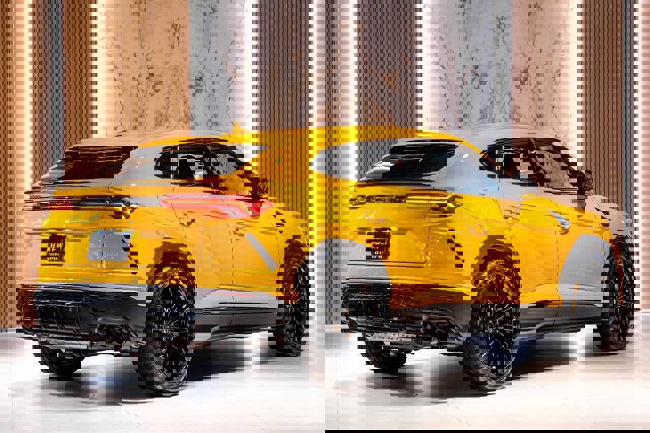 Used 2022 Lamborghini Urus image 3