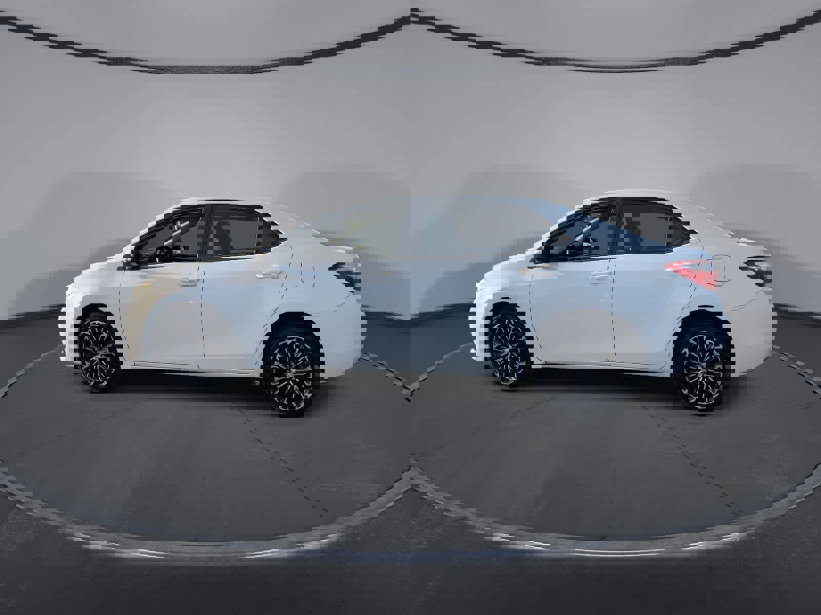 Used 2015 Toyota Corolla S Premium FWD image 5