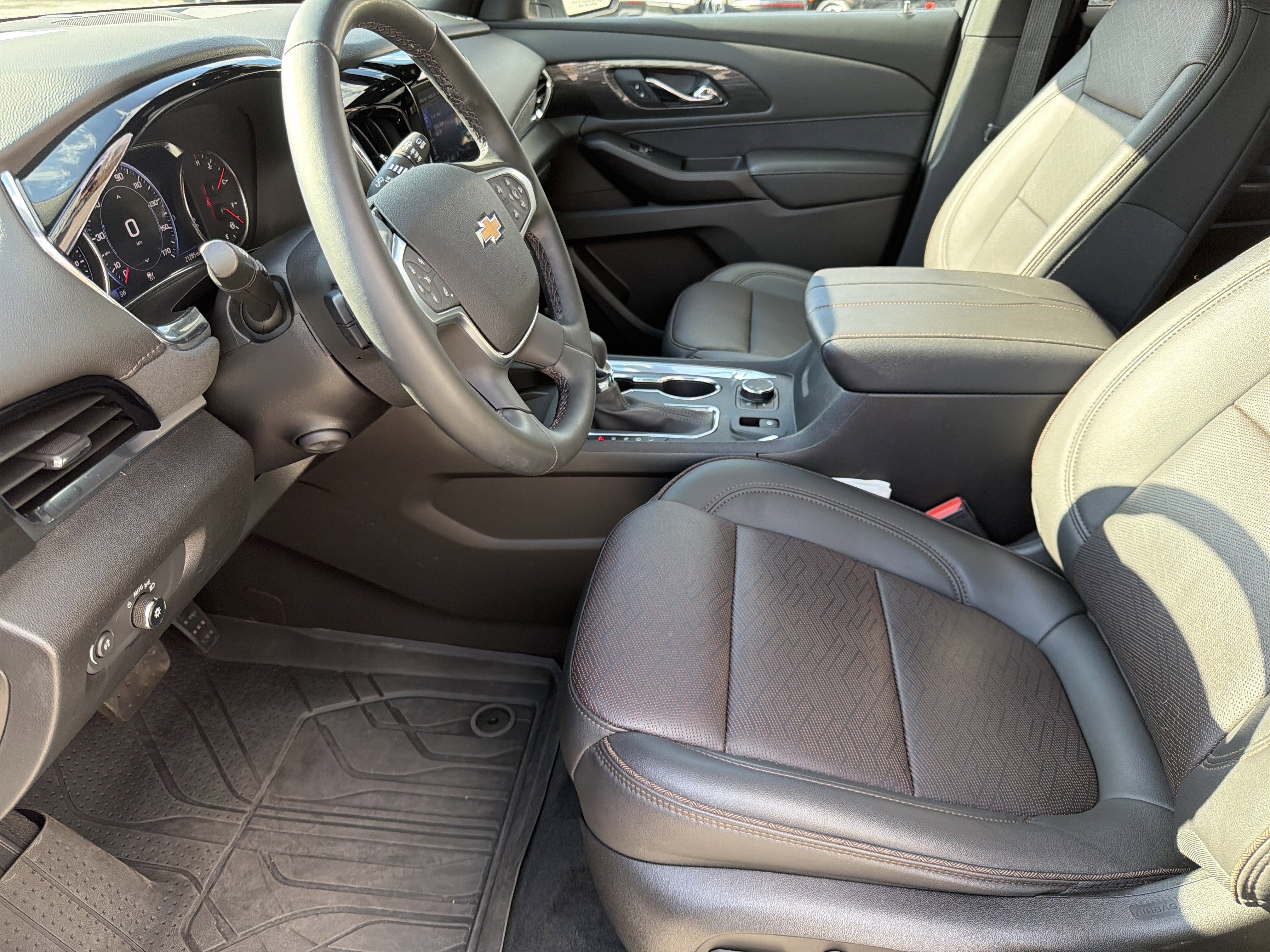 Certified 2023 Chevrolet Traverse High Country image 21