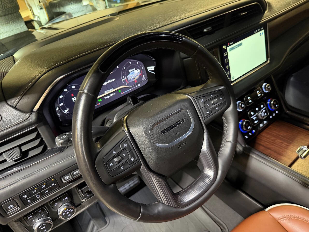 Used 2023 GMC Yukon XL Denali Ultimate image 31