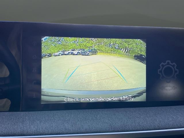 Used 2025 Nissan Kicks SV w/ Charging Package image 8