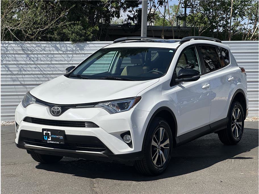 Used 2018 Toyota RAV4 XLE w/ Plus Extra Value Package AWD/4WD image 6