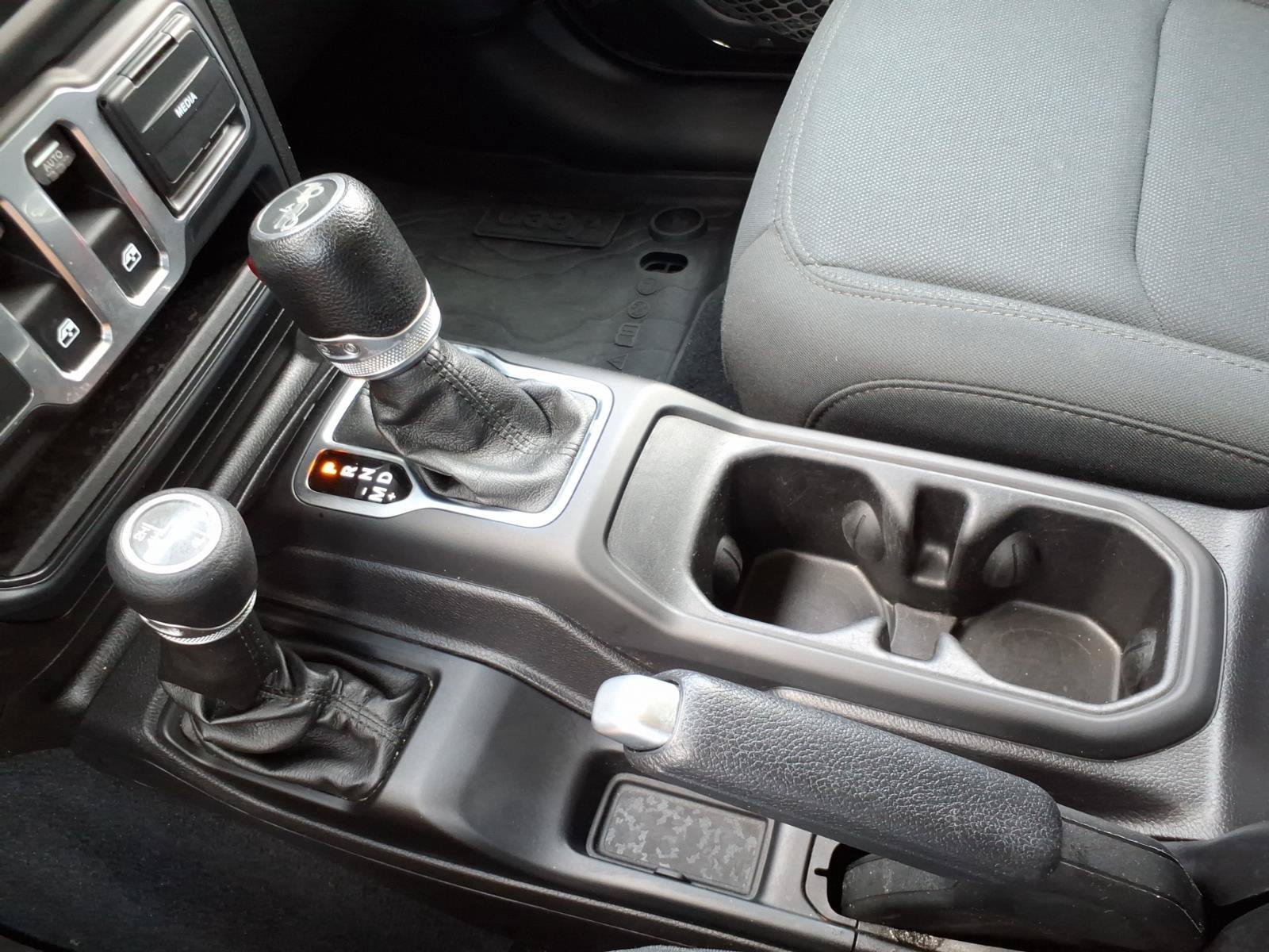 Used 2018 Jeep Wrangler Sport AWD/4WD image 21