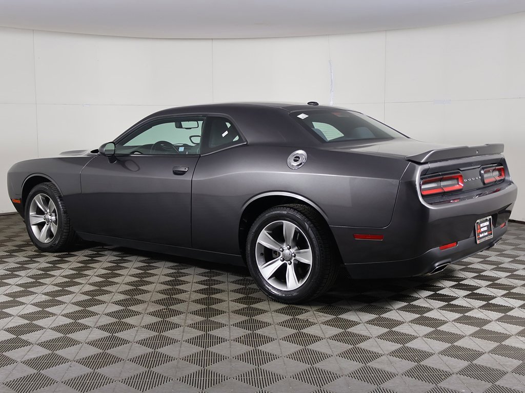 Used 2019 Dodge Challenger SXT image 6