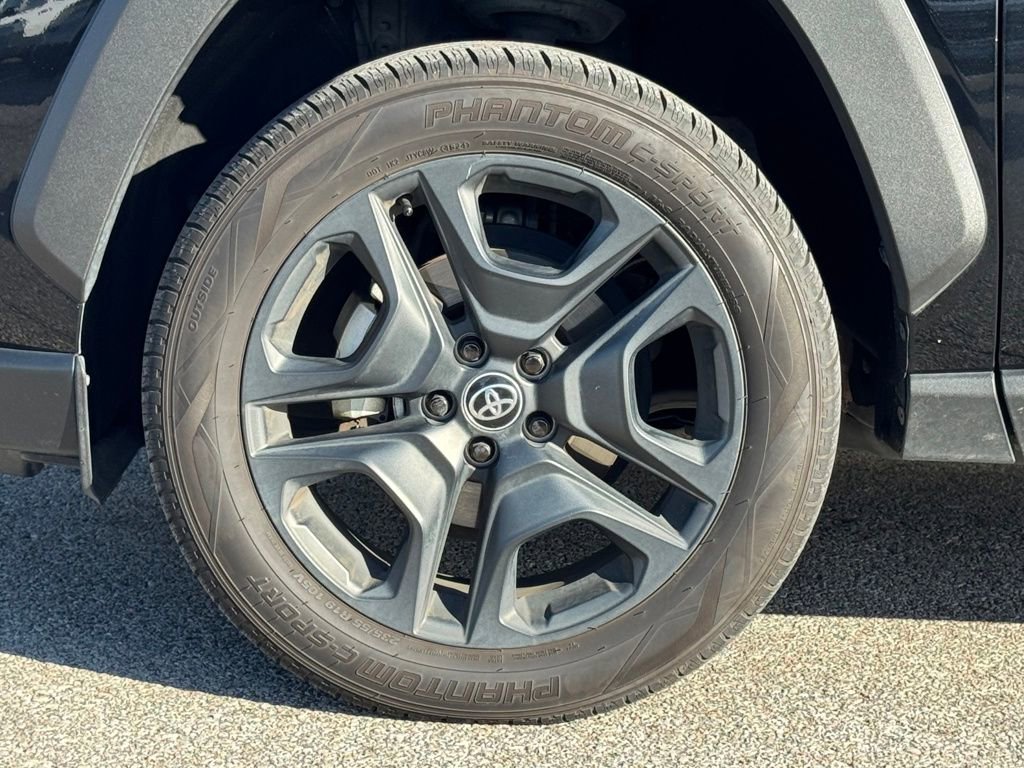 Used 2024 Toyota RAV4 Adventure image 32