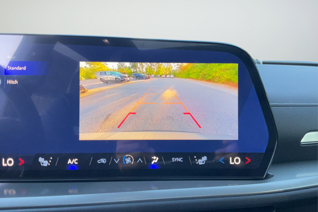 New 2027 Chevrolet Traverse LT w/ LPO, Floor Liner Package FWD image 15