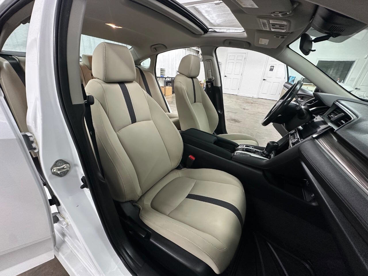 Used 2020 Honda Civic EX image 17