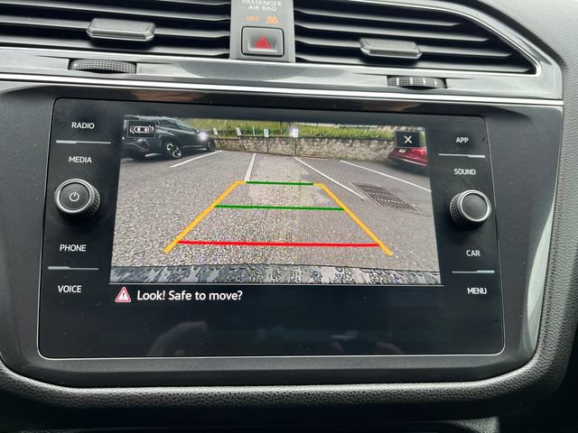 Used 2023 Volkswagen Tiguan SE AWD/4WD image 16