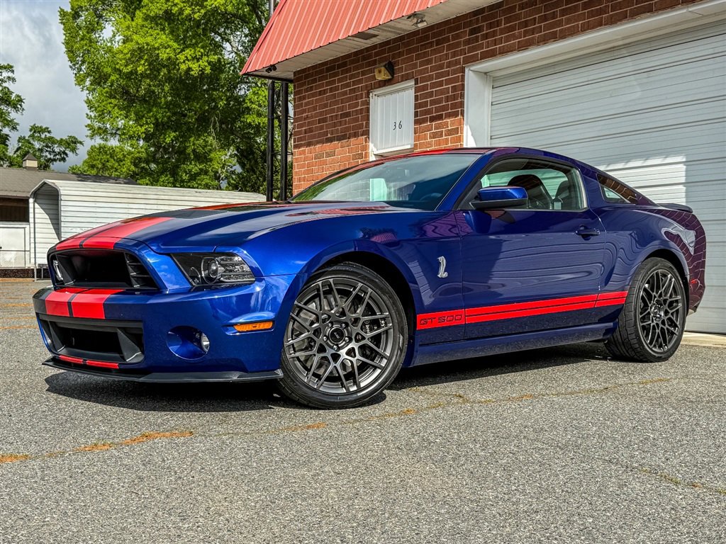 Used 2014 Ford Mustang Shelby GT500 w/ Equipment Group 821A RWD image 2