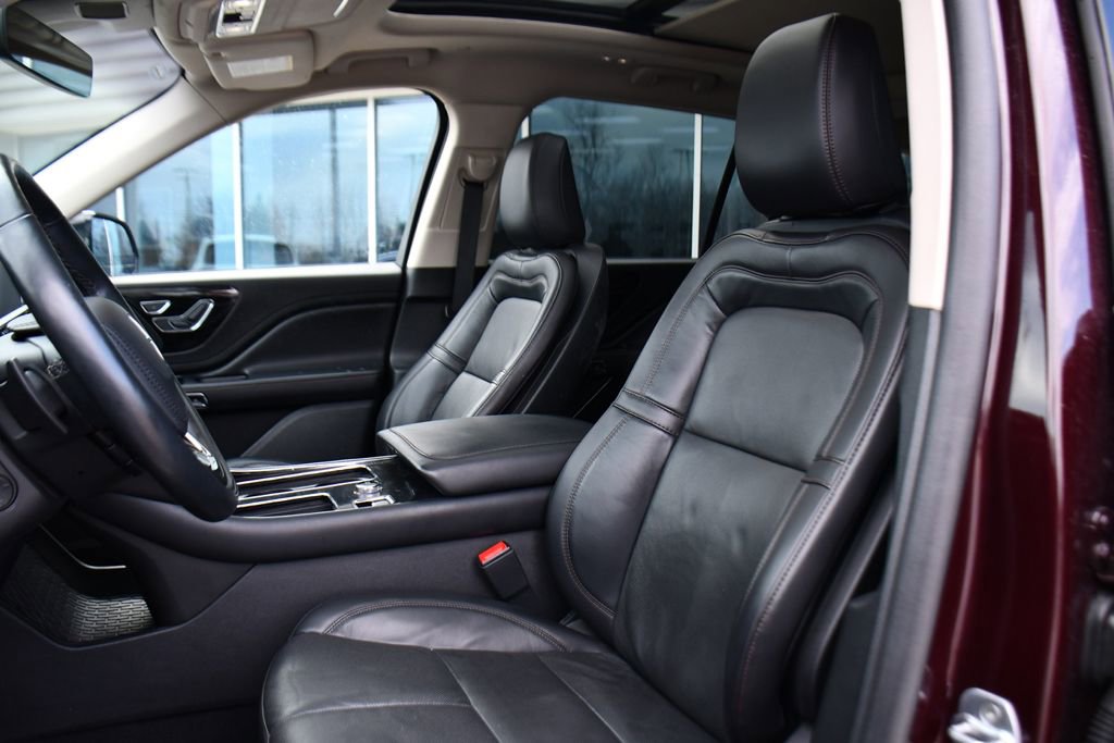 Used 2023 Lincoln Aviator Reserve w/ Jet Appearance Package image 13