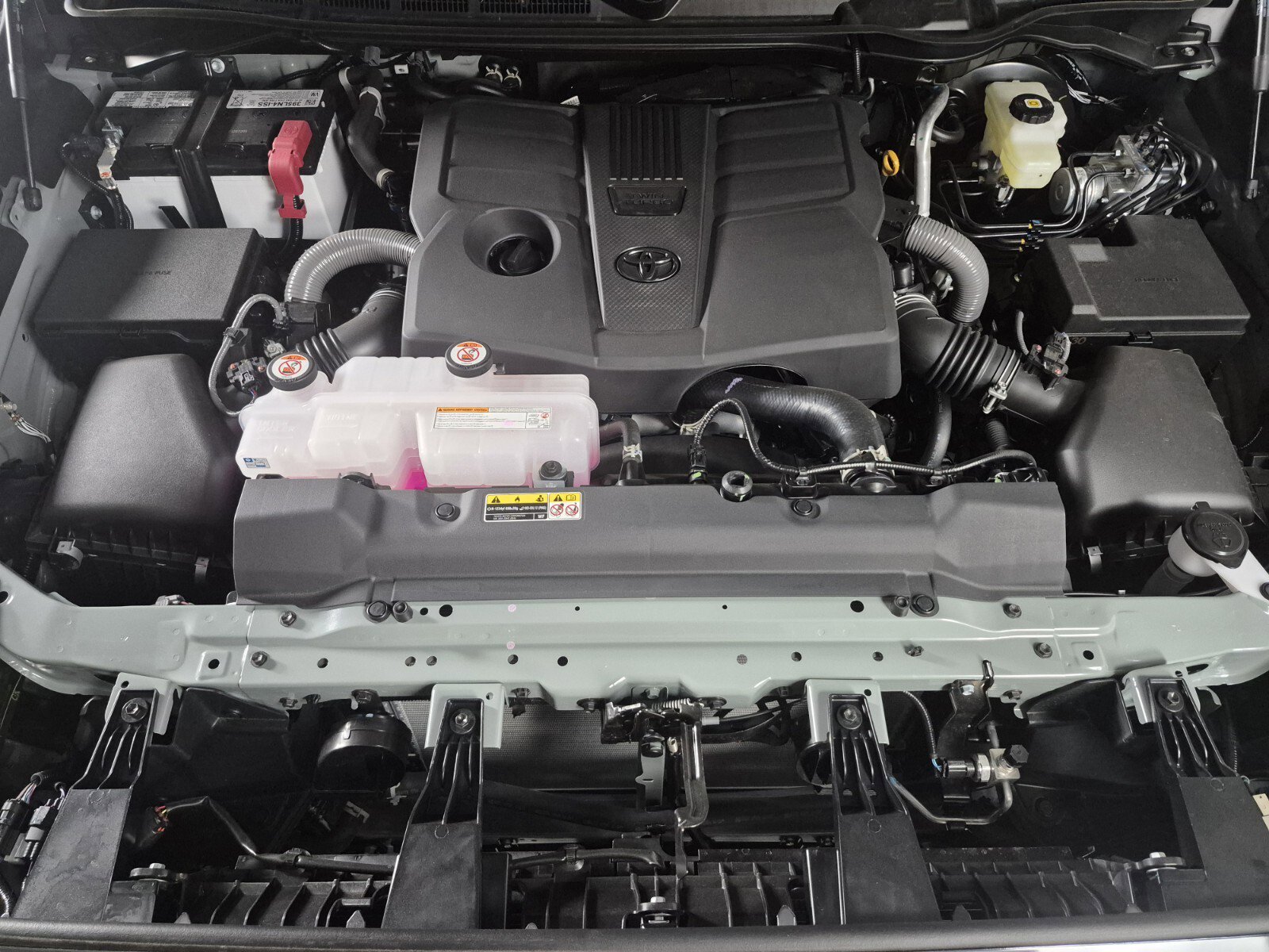 New 2026 Toyota Tundra Platinum AWD/4WD image 8
