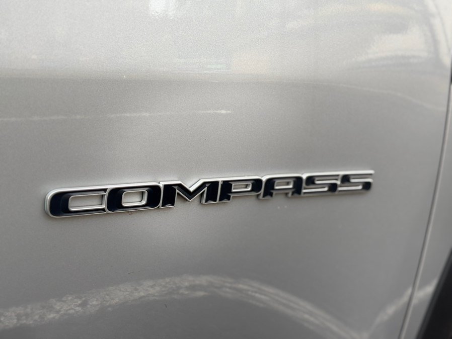 Used 2022 Jeep Compass Latitude w/ Convenience Group AWD/4WD image 27