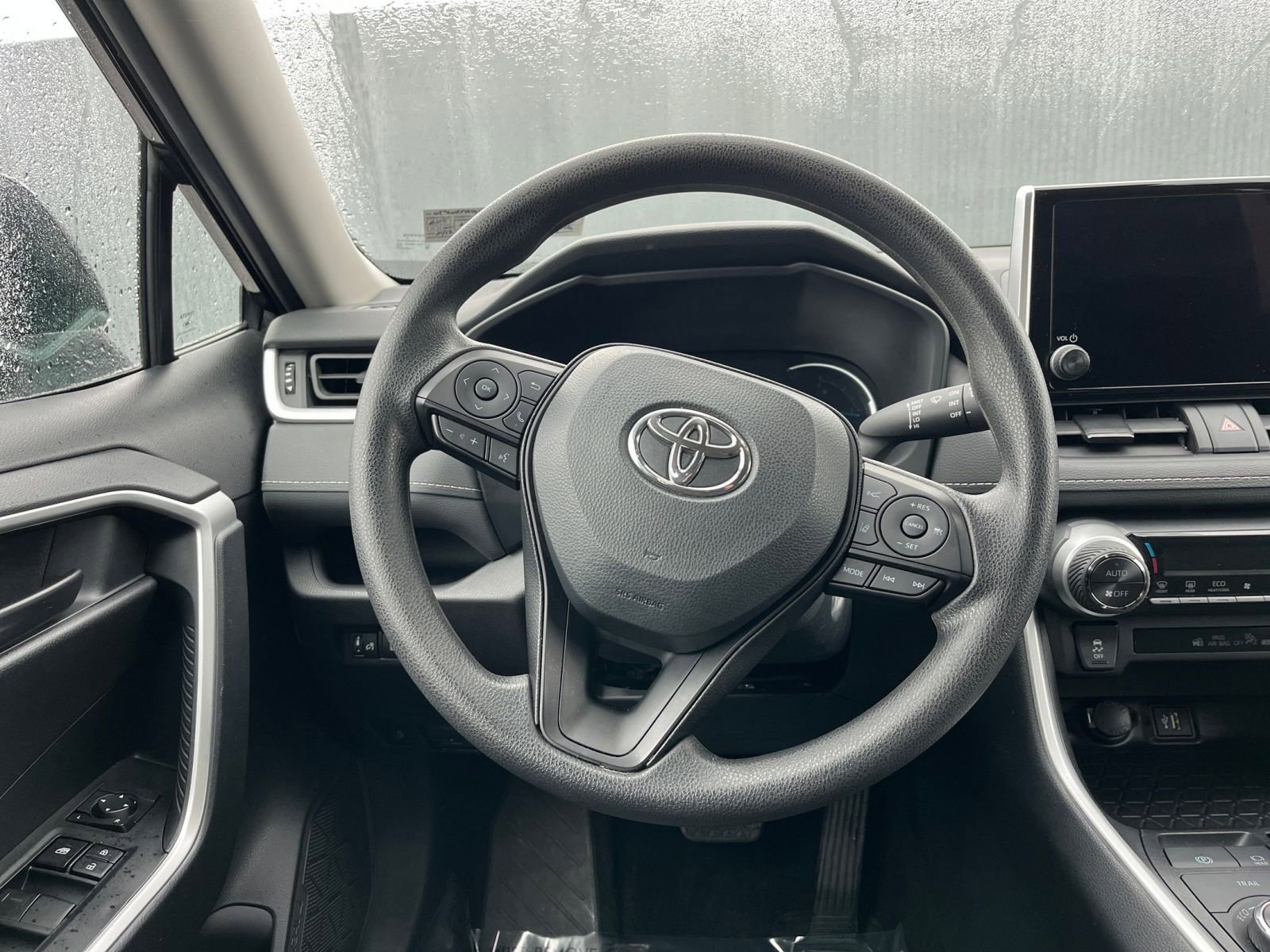 Used 2025 Toyota RAV4 LE image 27