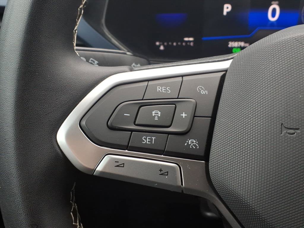 Certified 2023 Volkswagen Taos SE image 18