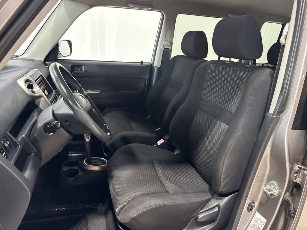 Used 2005 Scion xB FWD image 16