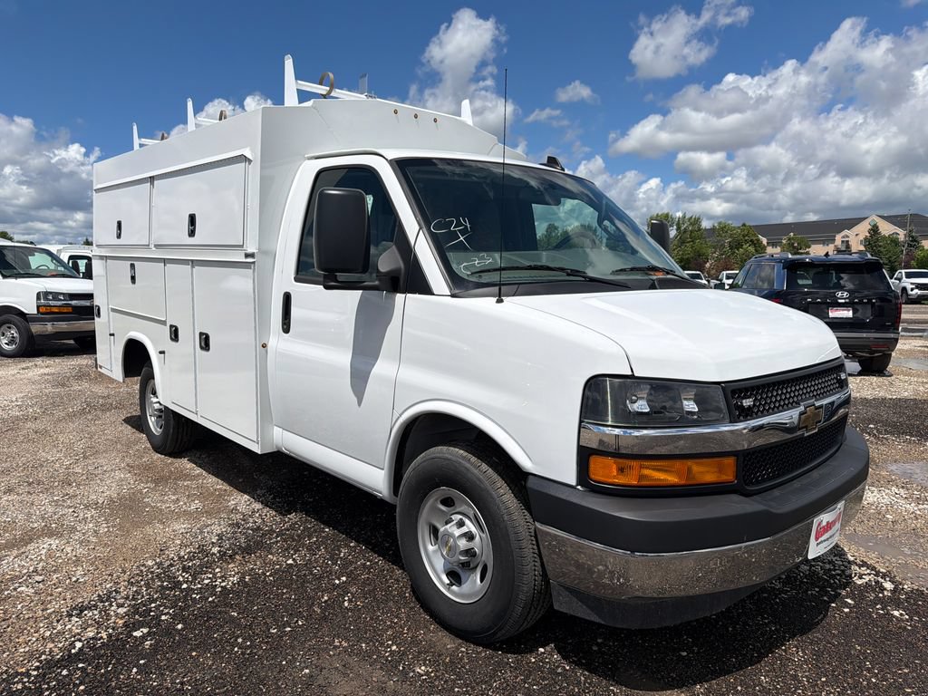 New 2025 Chevrolet Express 3500 w/ Power Convenience Package RWD image 4