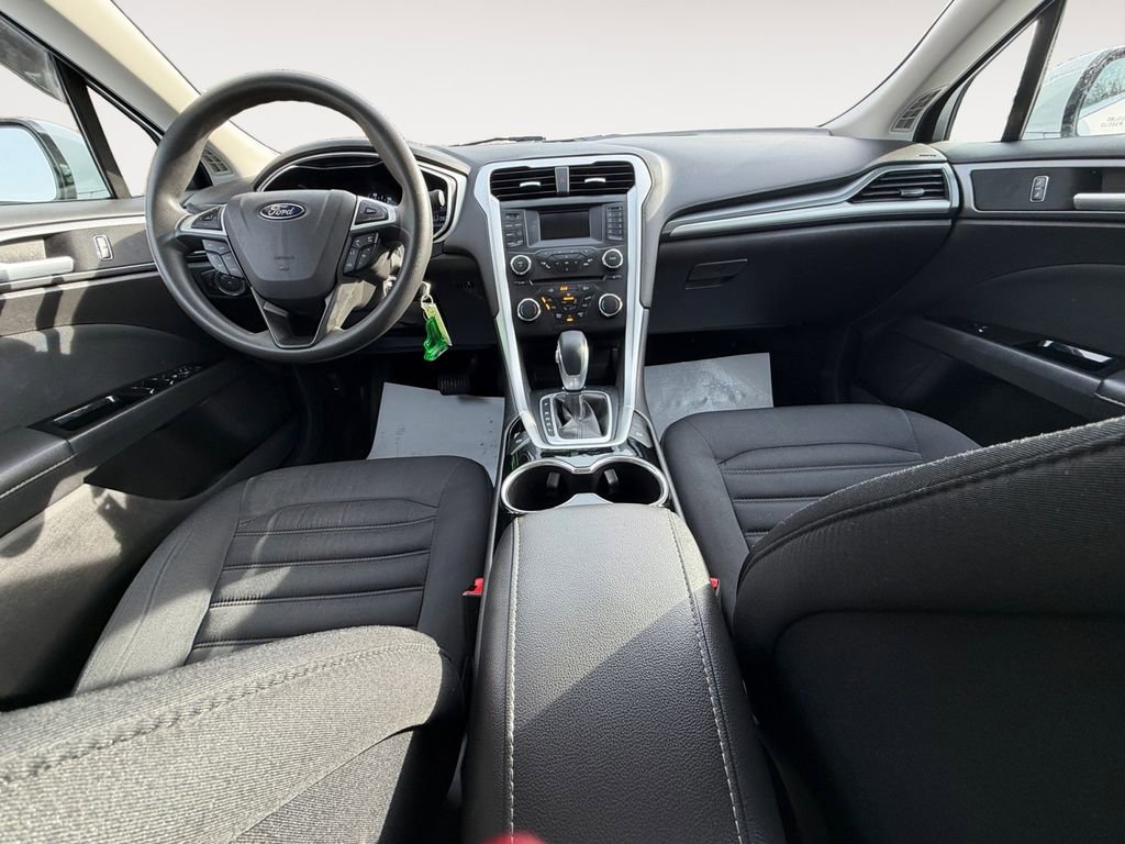 Used 2016 Ford Fusion SE image 20