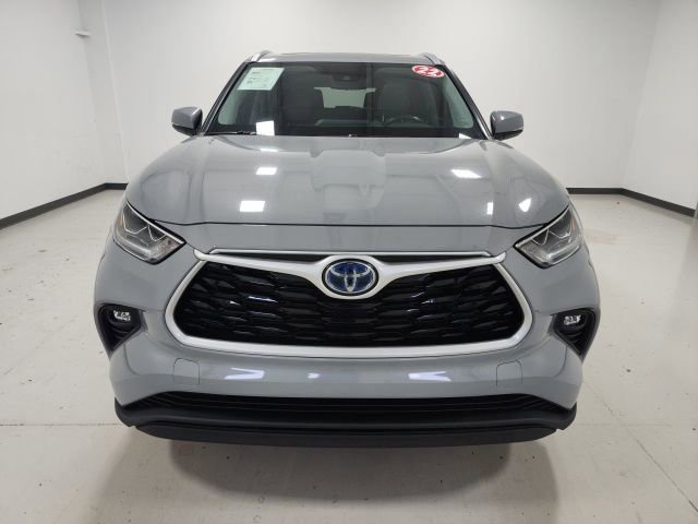 Used 2022 Toyota Highlander Bronze Edition image 8
