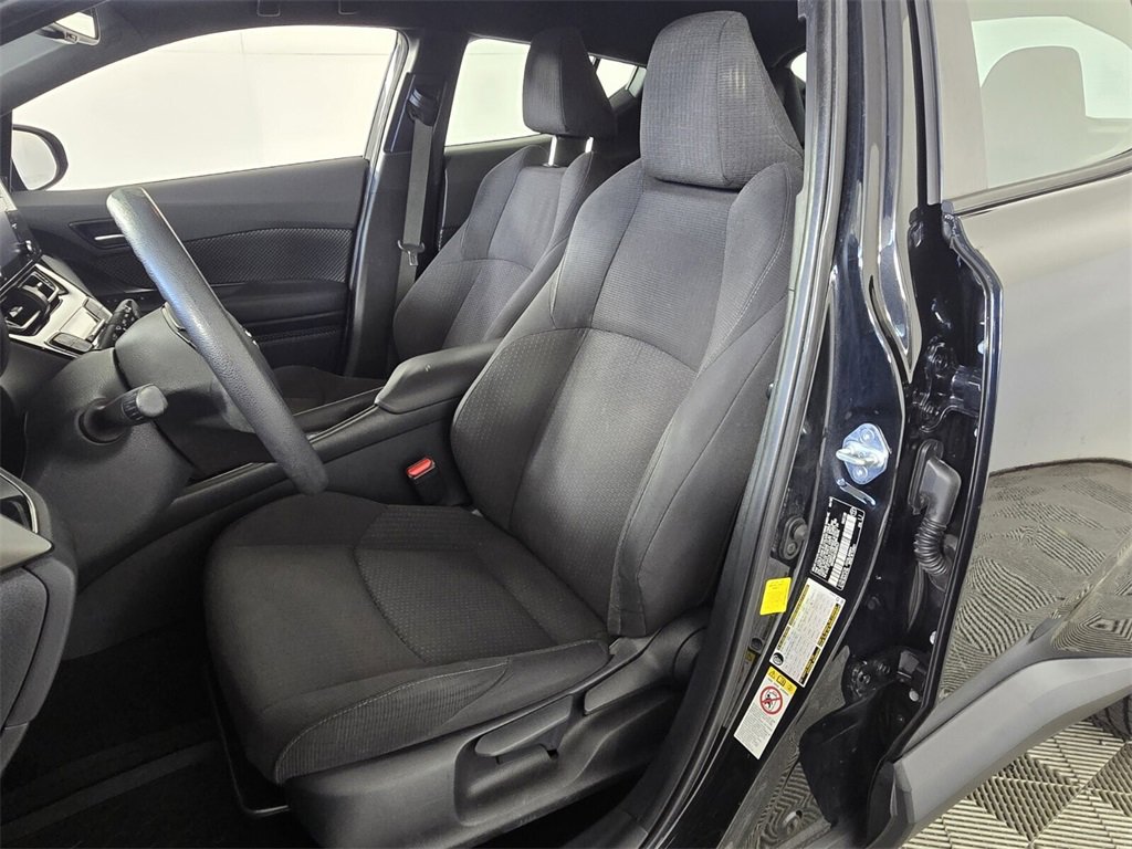 Used 2019 Toyota C-HR LE image 6