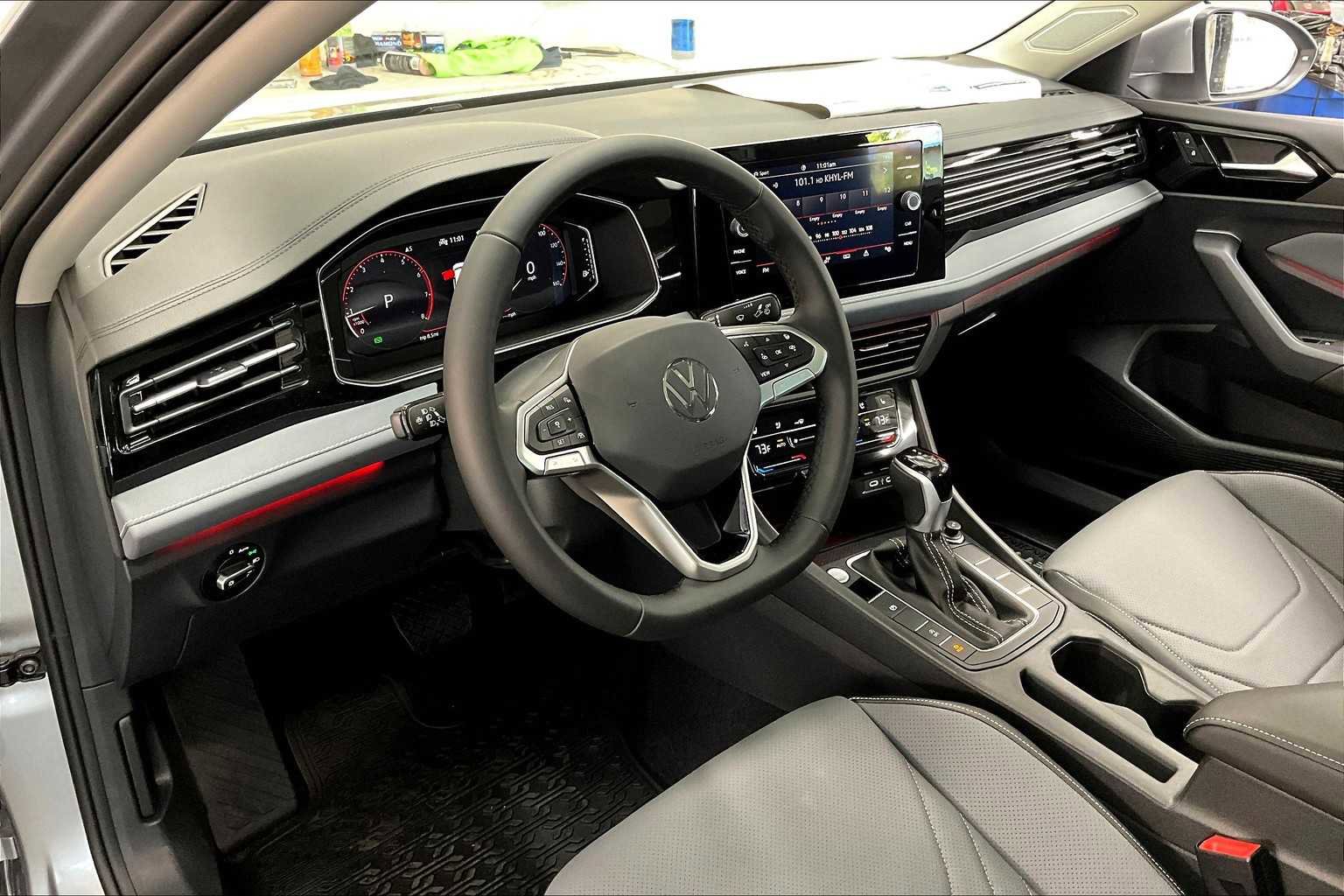 New 2025 Volkswagen Jetta SEL image 8