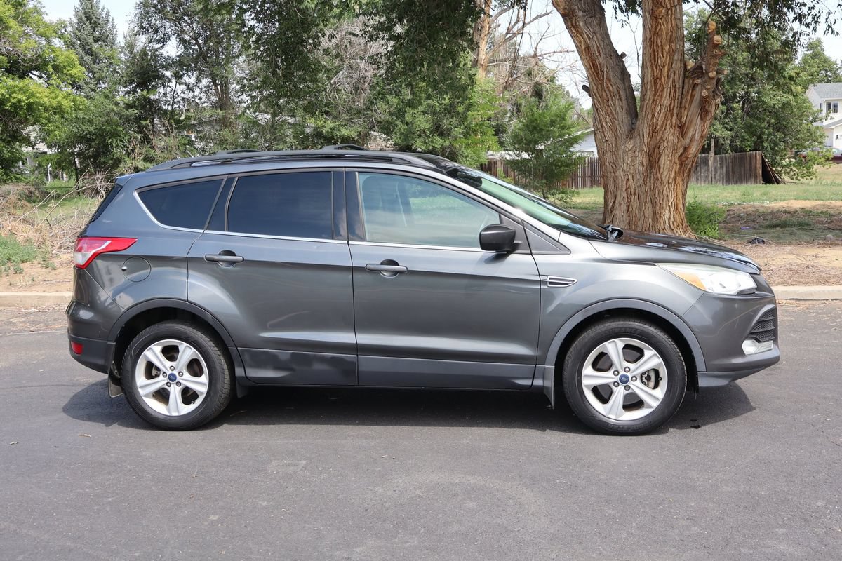 Used 2016 Ford Escape SE w/ SE Leather Comfort Package AWD/4WD image 3